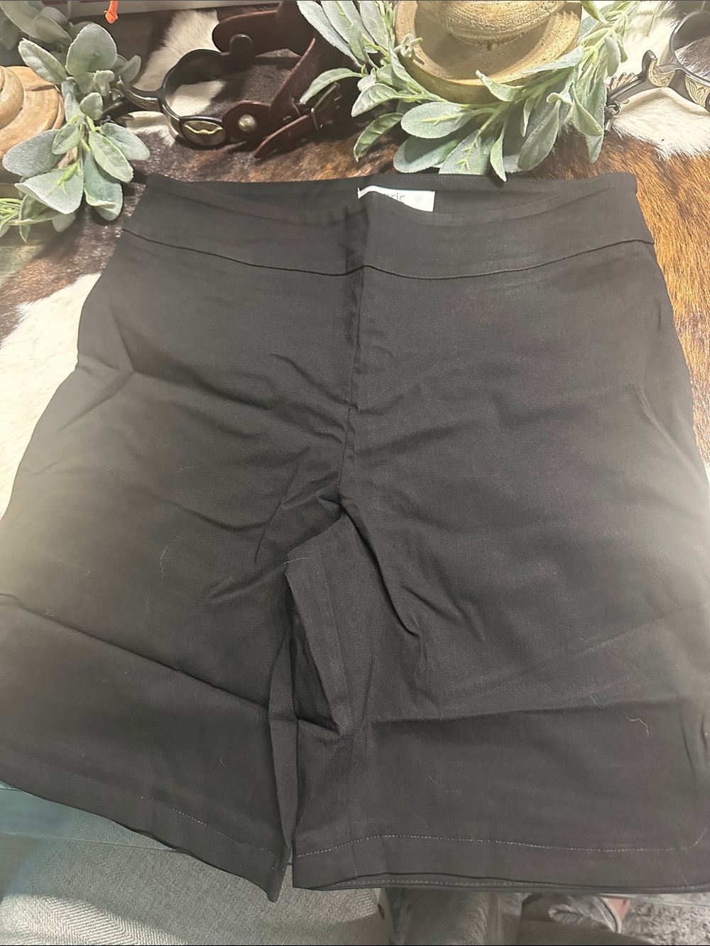 NWT Eric Casuals  Women's StretchBermuda Shorts - Comfortable Everyday